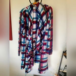 Cuddle duds soft asymmetrical plaid cardign